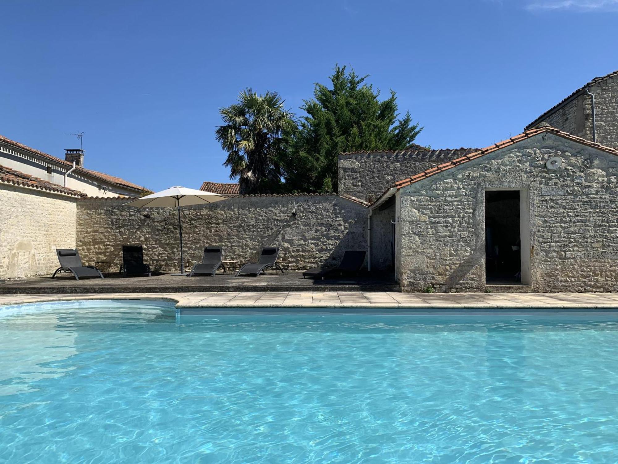 The Cool Lounge A Coulonges - Charente Coulonges (Charente) Exterior foto